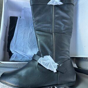 TWISTED WOMANS BLACK BOOTS SHELLY ZIP 11W